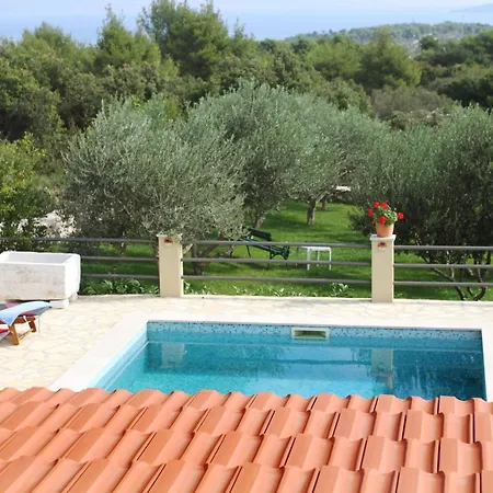 度假居 Geraeumige Ferienvilla Mit Pool Und Meerblick By Interhome *