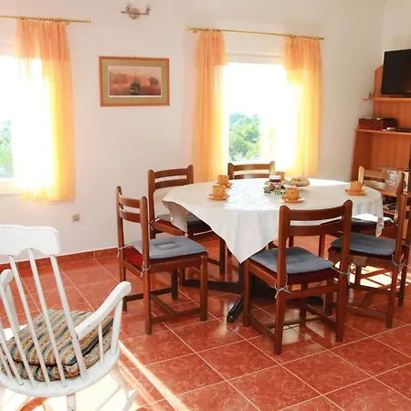 度假居 Geraeumige Ferienvilla Mit Pool Und Meerblick By Interhome *
